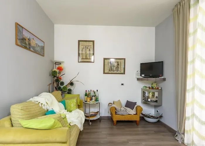 Casabarina Live In The Center Of Naples