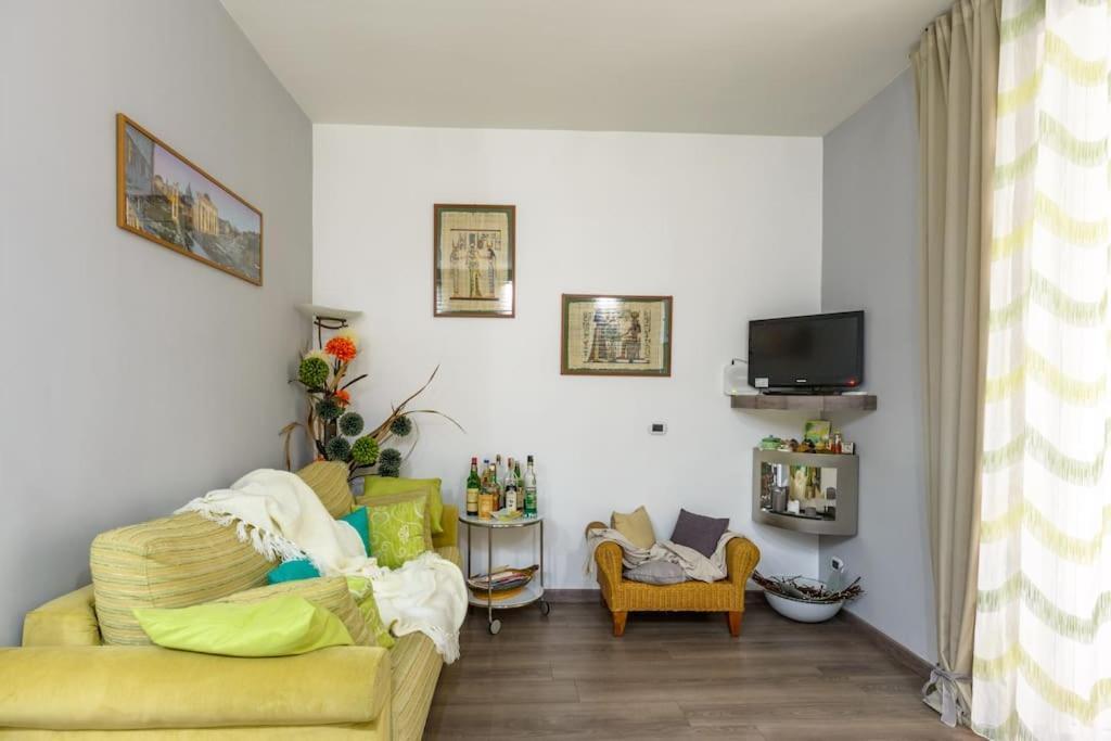 Casabarina Live In The Center Of Apartment
